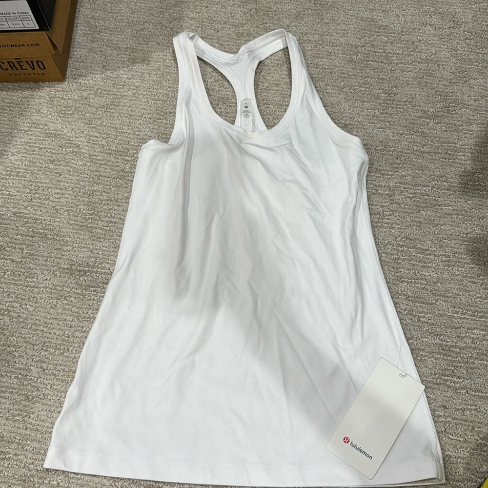 Lululemon Women’s 8 Racerback Tank Nulu